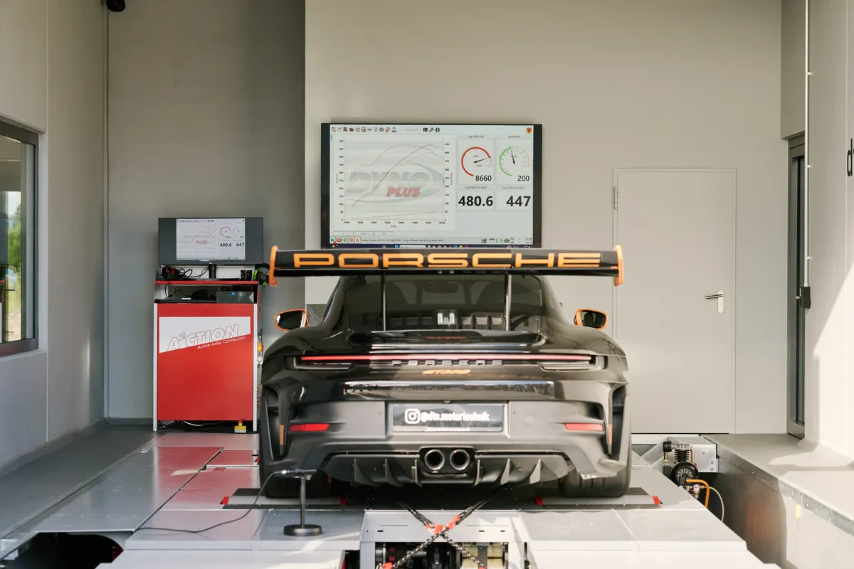 Porsche auf dem Leistungsprüfstand von DTS Motortechnik